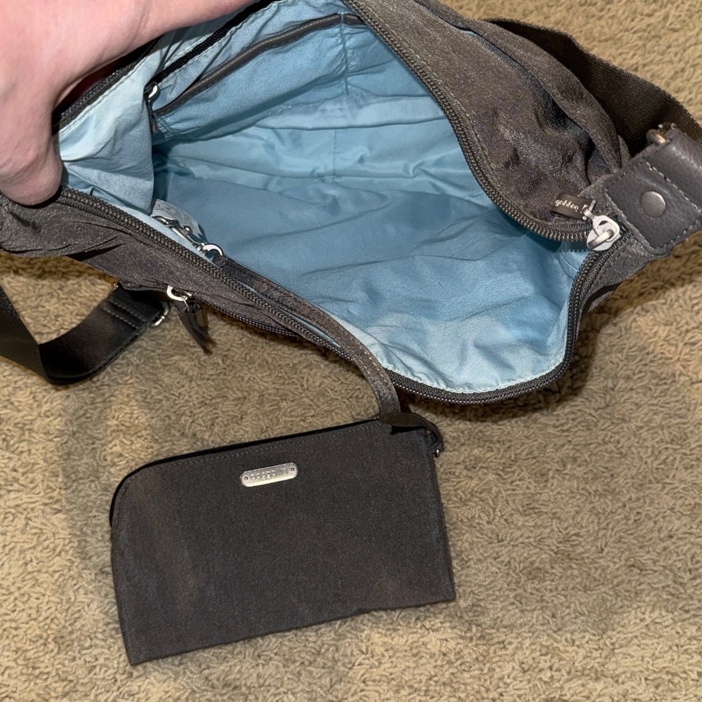 Stylish Gray Shoulder Bag - Baggallini - Picture 15 of 17